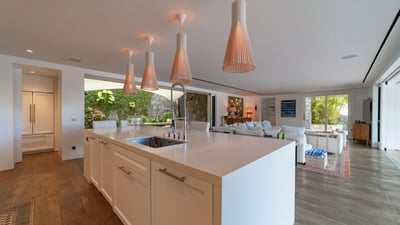 Kitchen & Dining Area