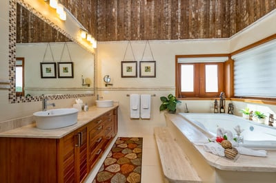 Luxury Villa Photo #38