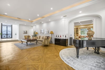 Luxury Villa Photo #22