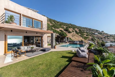 Luxury Villa Photo #4