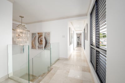 Luxury Villa Photo #21