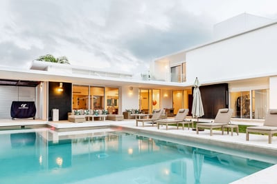 Luxury Villa Photo #3