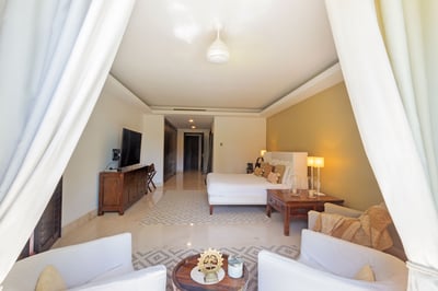 Luxury Villa Photo #30