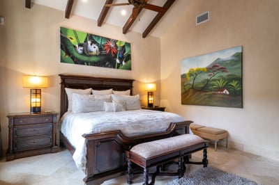 Luxury Villa Photo #17