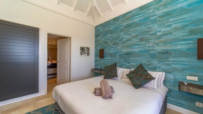 Luxury Villa Photo #23