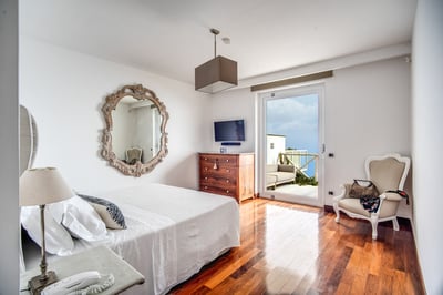 Luxury Villa Photo #28
