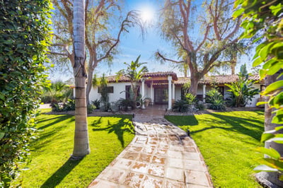 Luxury Villa Photo #4