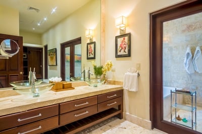 Luxury Villa Photo #36