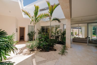 Luxury Villa Photo #8