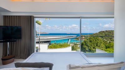 Luxury Villa Photo #40