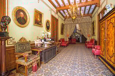 Luxury Villa Photo #9
