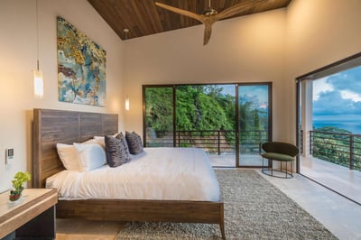Luxury Villa Photo #28
