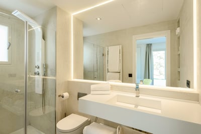 Luxury Villa Photo #32