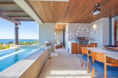 Luxury Villa Photo #2