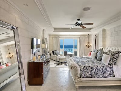 Luxury Villa Photo #18