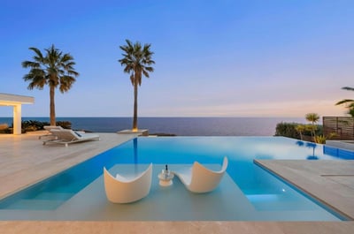 Luxury Villa Photo #14
