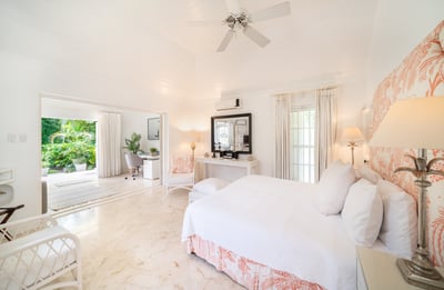 Luxury Villa Photo #32
