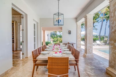 Luxury Villa Photo #10