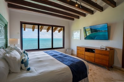 Luxury Villa Photo #32