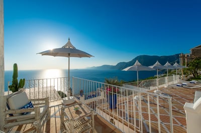 Luxury Villa Photo #9