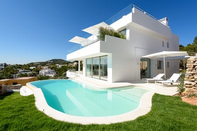 Luxury Villa Photo #3
