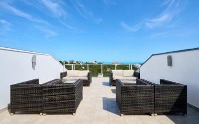 Luxury Villa Photo #11
