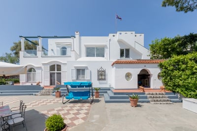 Luxury Villa Photo #9