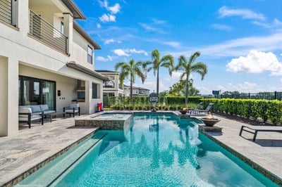 Luxury Villa Photo #4