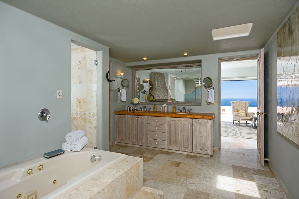 Each one of the ten bathrooms in this home will become your own personal spa - Image 23