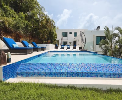 Luxury Villa Photo #4