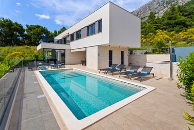 Luxury Villa Photo #7