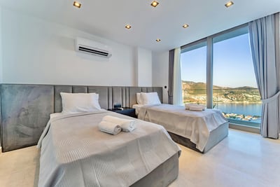 Luxury Villa Photo #55