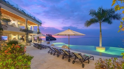Luxury Villa Photo #11