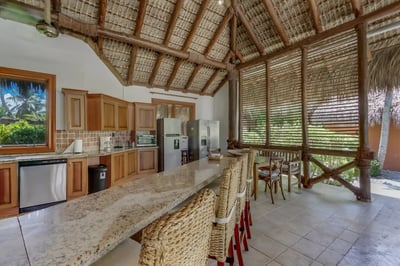 Luxury Villa Photo #14