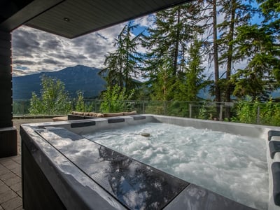 Luxury Villa Photo #6