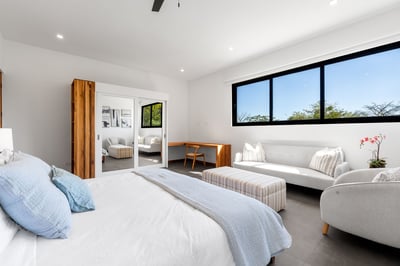 Guest House – Suite 6: King Bed, AC & Closet