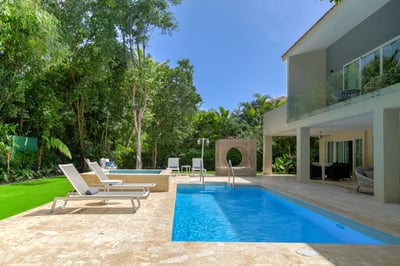 Luxury Villa Photo #4