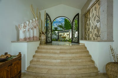Luxury Villa Photo #30