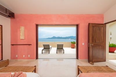 Luxury Villa Photo #55