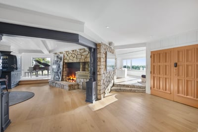 Luxury Villa Photo #12