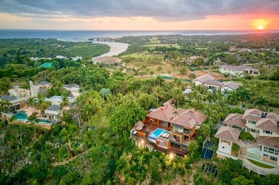 Luxury Villa Photo #2