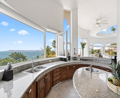Luxury Villa Photo #31