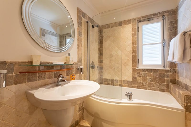 Schooner Bay 401 | Electra