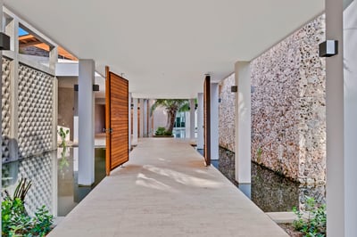 Luxury Villa Photo #9
