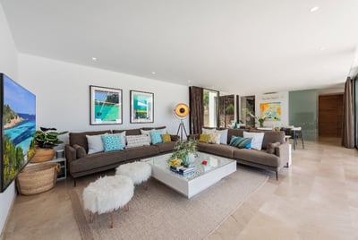 Luxury Villa Photo #11