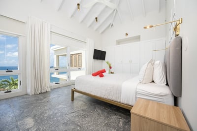 Luxury Villa Photo #40