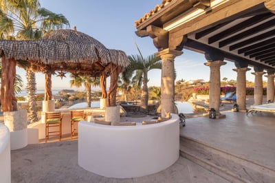 Luxury Villa Photo #17