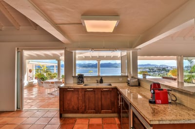 Luxury Villa Photo #13