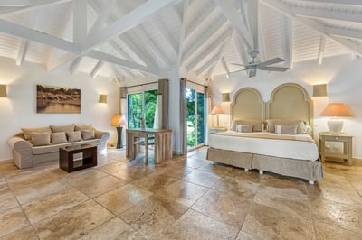 Luxury Villa Photo #24