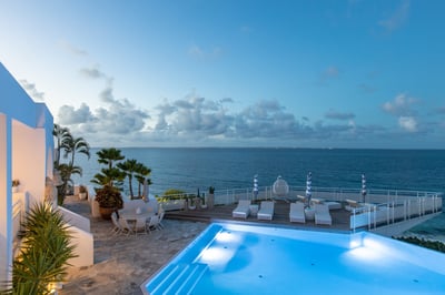 Luxury Villa Photo #7